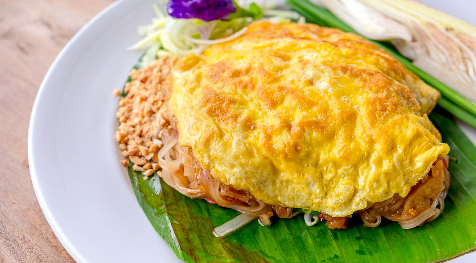 Thailand pad thai omelette